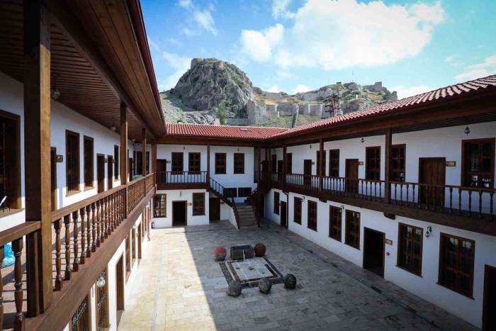 Tarihi Han Çocuk Ziyaretçileri İçin Açılışa Gün Sayıyor