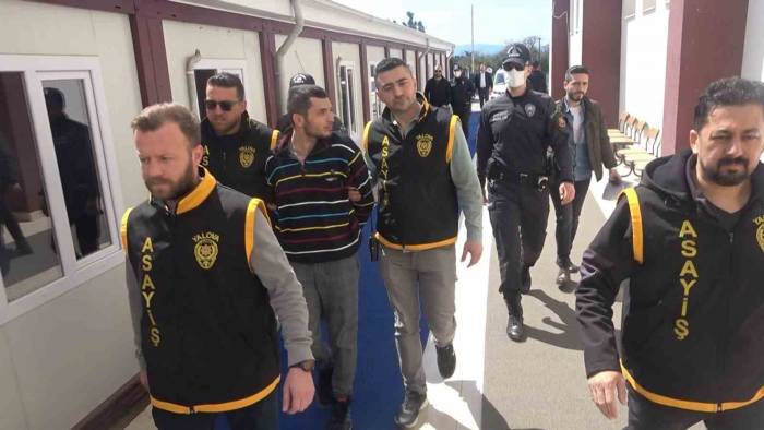 Kız Meselesi Yüzünden Arkadaşını Boğazını Keserek Öldürmüştü, Müebbet Hapsi İstendi