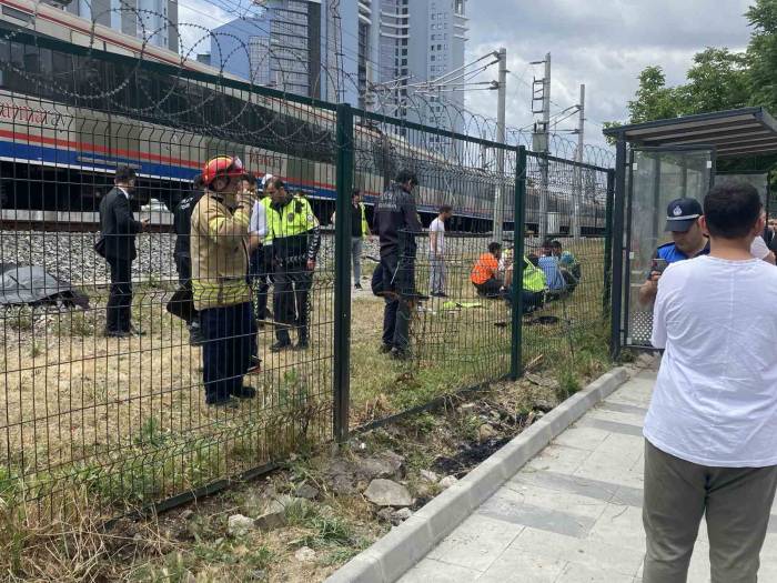 Zeytinburnu’nda 1 İşçi Marmaray’ın Çarpması Sonucu Hayatını Kaybetti