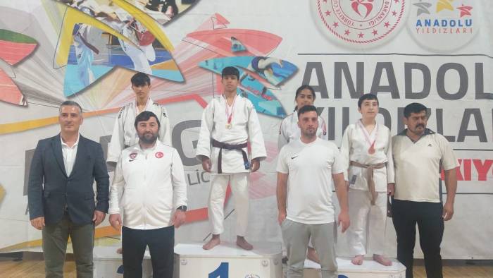 Anadolu Yıldızlar Ligi Judo Grup Müsabakalarında Büyük Başarı Elde Ettiler