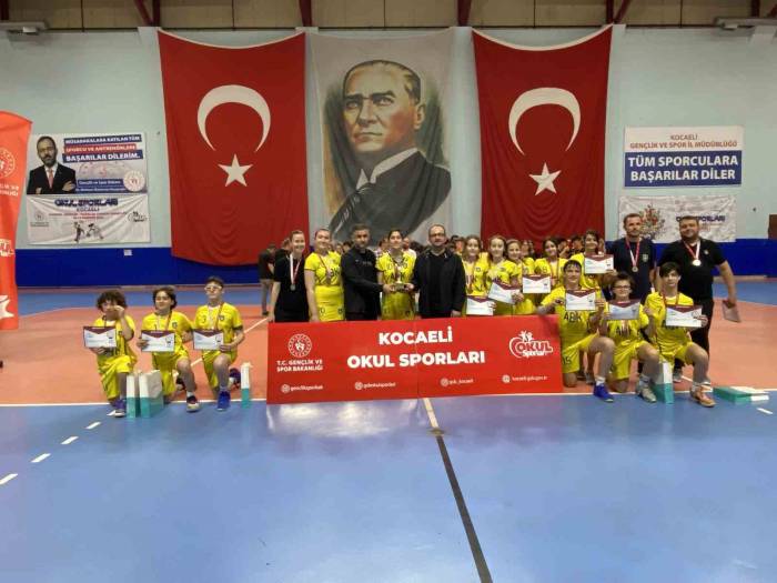 Başak Koleji Korfbol Takımı Namağlup Şampiyon Oldu