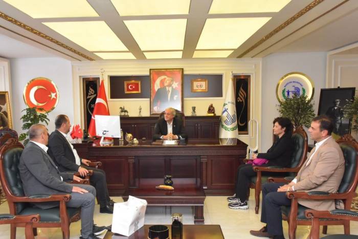Başkan Bakkalcıoğlu Disk Genel-iş Sendikası Yöneticileri İle Bir Araya Geldi