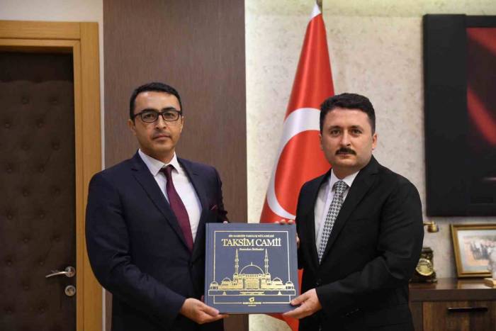 Bik Şube Müdürü Parlak’tan Anlamlı Hediye