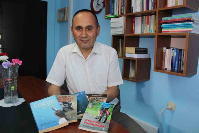 Kitap Fabrikası Okul Müdürü