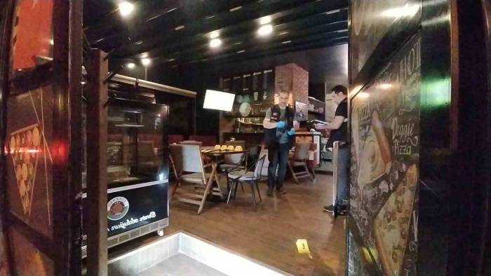 Kendilerini Uyaran İşyeri Sahibini Bıçakladılar