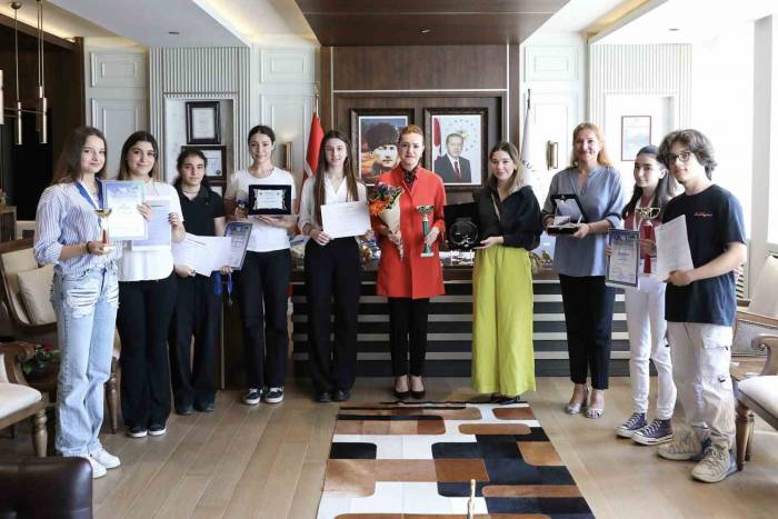 Deü Konservatuvarının Başarıları, Sınırları Aşıyor