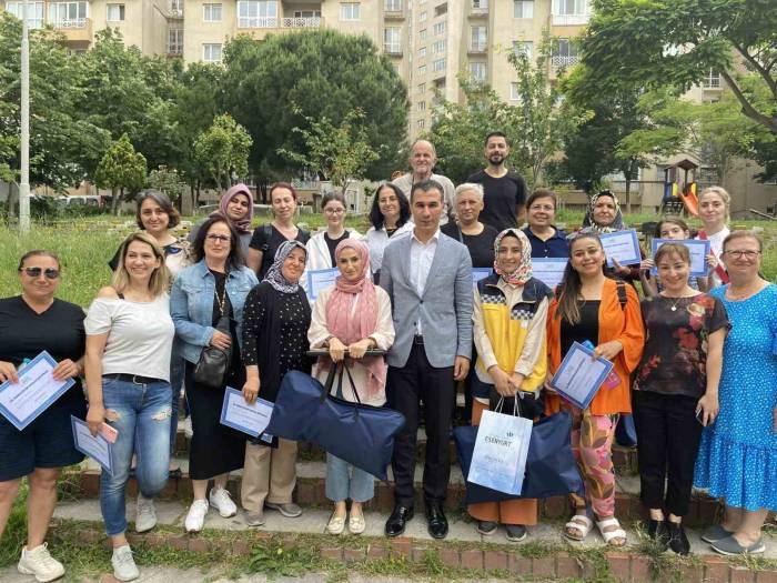Esenyurtlular İlk Yardım Eğitimleriyle Bilgilendiriliyor