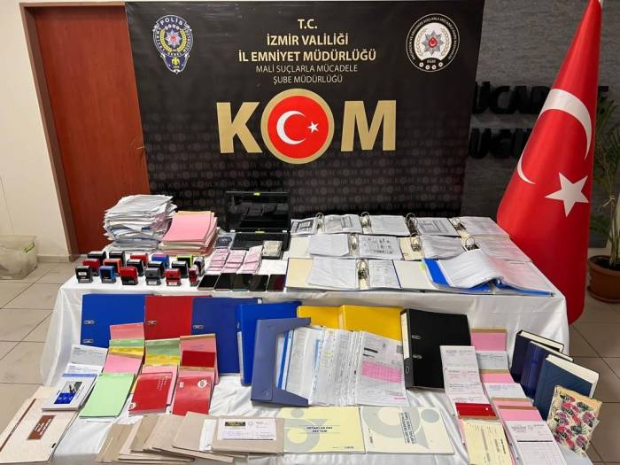İzmir’de Devleti Milyarlarca Lira Zarar Sokan Naylon Faturacı Yakalandı