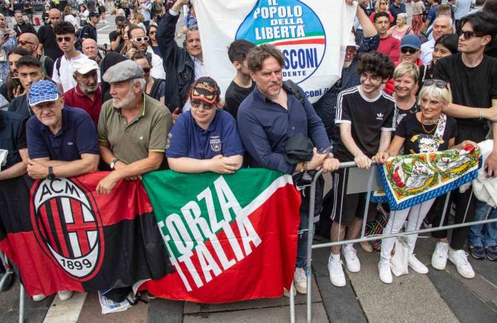 İtalya’nın Eski Başbakanı Berlusconi Son Yolculuğuna Uğurlandı