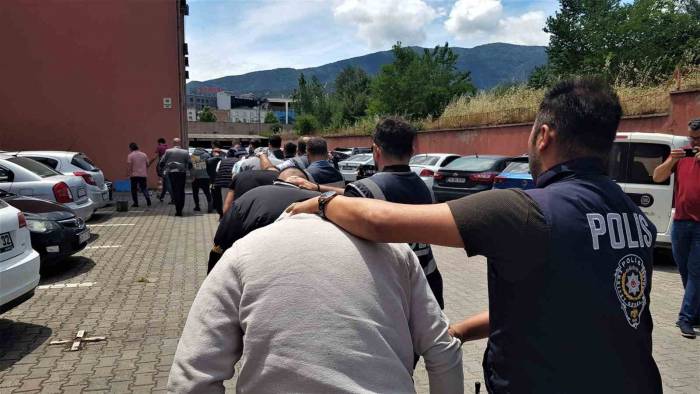 Karabük’te Hırsızlık Şüphelisi 10 Kişi Adliyeye Sevk Edildi