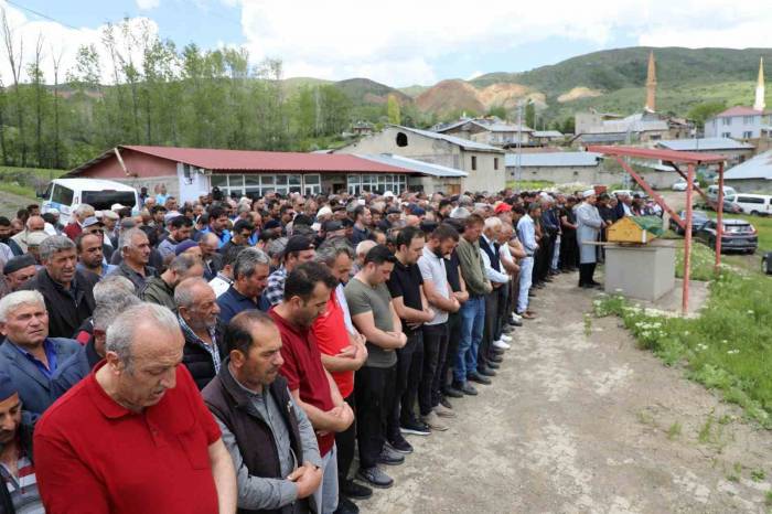 Kazada Hayatını Kaybeden Bisiklet Sürücüsü Son Yolculuğuna Uğurlandı