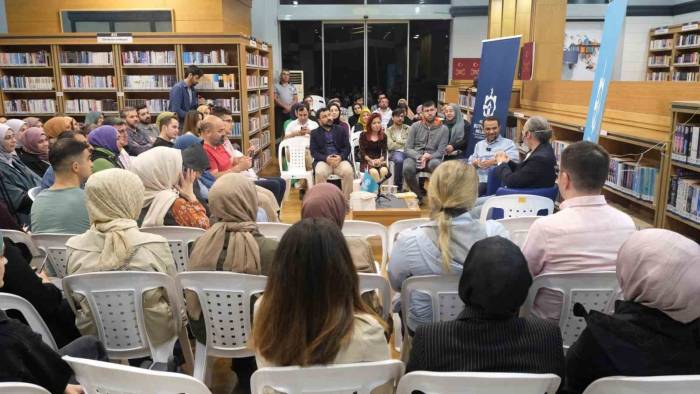 İki Önemli Yazar Okurlarıyla Buluştu