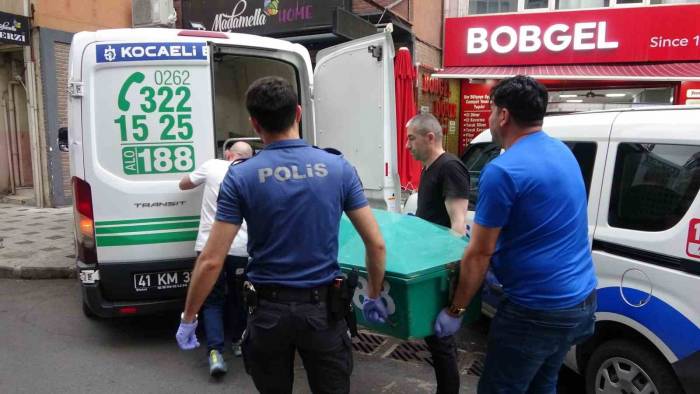 Yaşlı Adam Evinde Ölü Bulundu