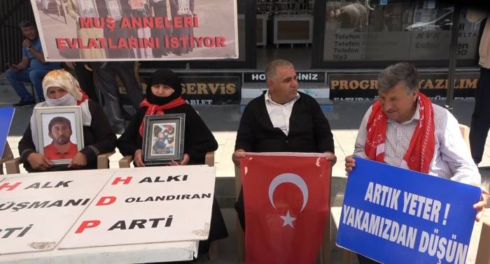 Ailelerin Evlat Nöbeti Kararlılıkla Devam Ediyor