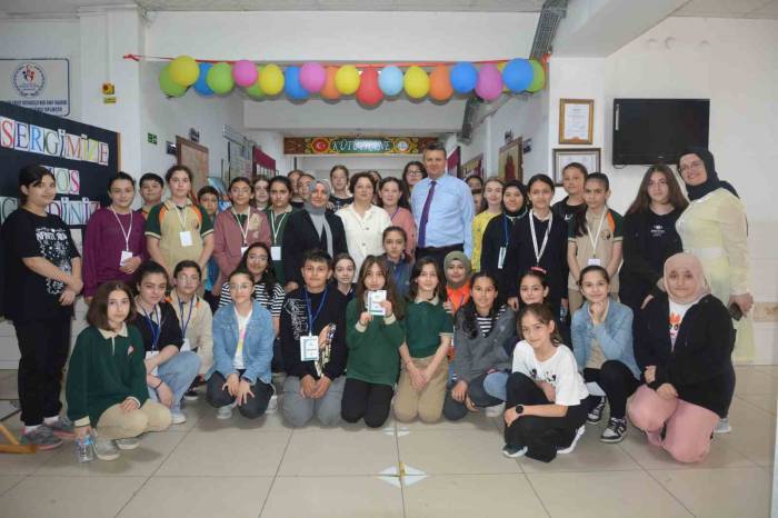 Ortaokul Öğrencilerden 300 Adet Görsel Eser