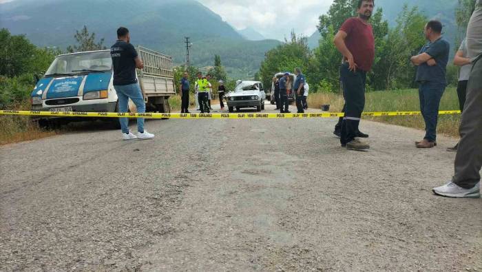 Bayram Alışverişine Giden Kardeşleri Kaza Ayırdı: 1 Ölü,3 Yaralı