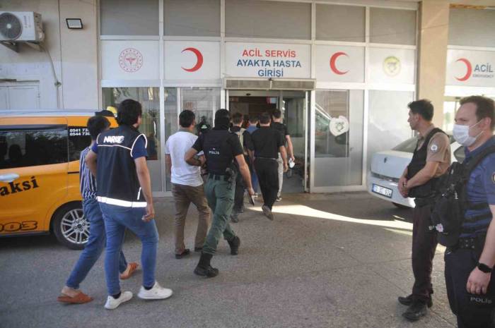 Cizre’de 22 Adrese Şafak Operasyonu