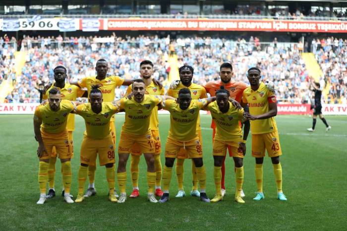 Kayserispor’da 11 Ülkeden Futbolcu Forma Giydi
