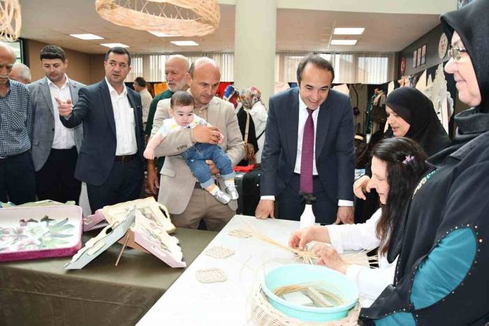 Altınova’da Meslek Edindirme Kursu Yılsonu Sergisi Göz Kamaştırdı