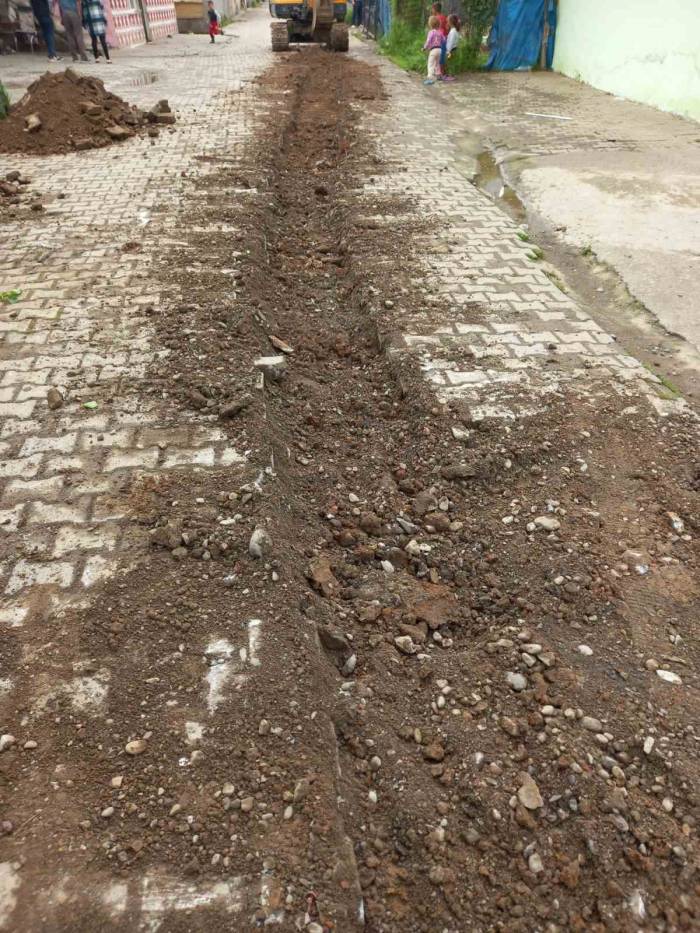 Köy Yolları İmece Usulü Yenileniyor