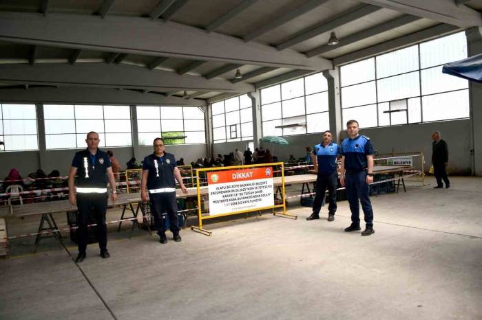 Vatandaşa Kötü Davranan Pazarcının Tezgahı Kapatıldı