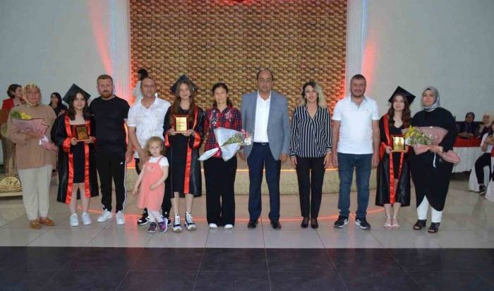 Başkan Demirtaş, Emin Ayhan Ortaokulu’nun Mezuniyet Törenine Katıldı