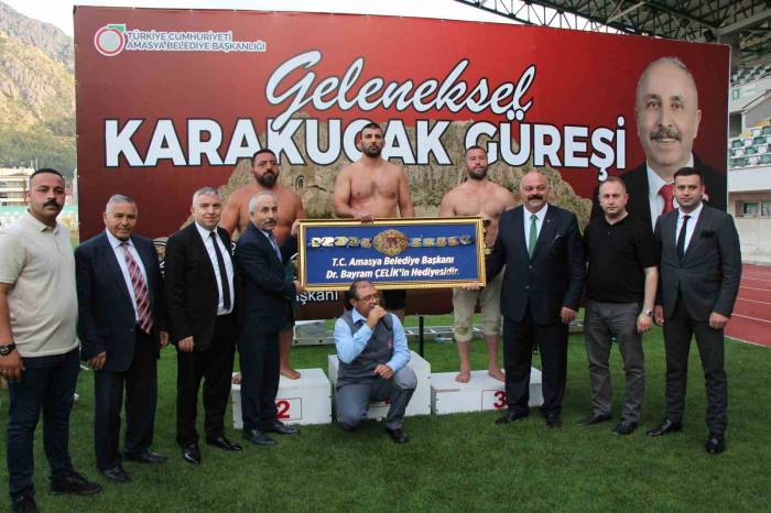 Amasya Karakucak Güreşlerinde Başpehlivan Rıza Yıldırım Oldu