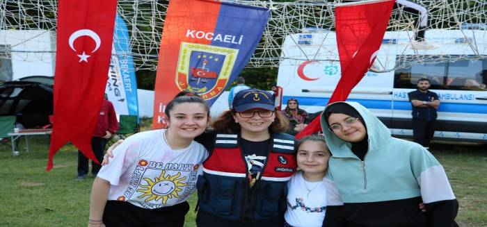 Kuruluş Yıl Dönümlerini Çocuklarla Kutladılar