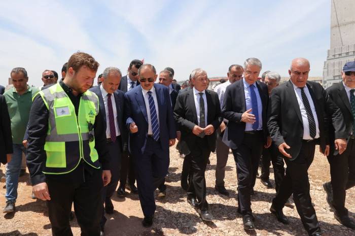 Bakan Özhaseki’den Deprem Konutlarının İnşasını Hızlandırılacak Yeni Formül