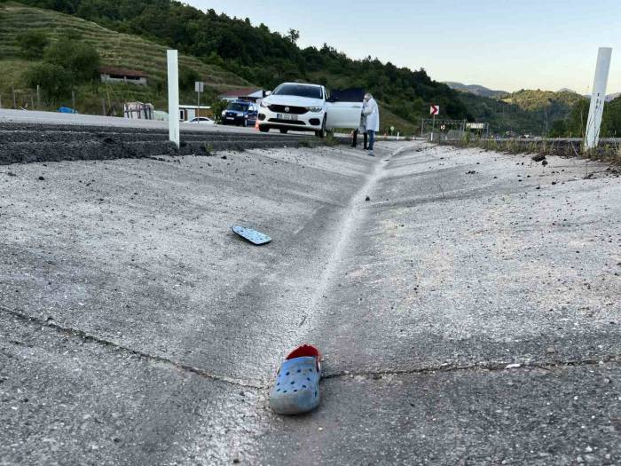 Otomobilin Çarptığı Çocuk Ağır Yaralandı