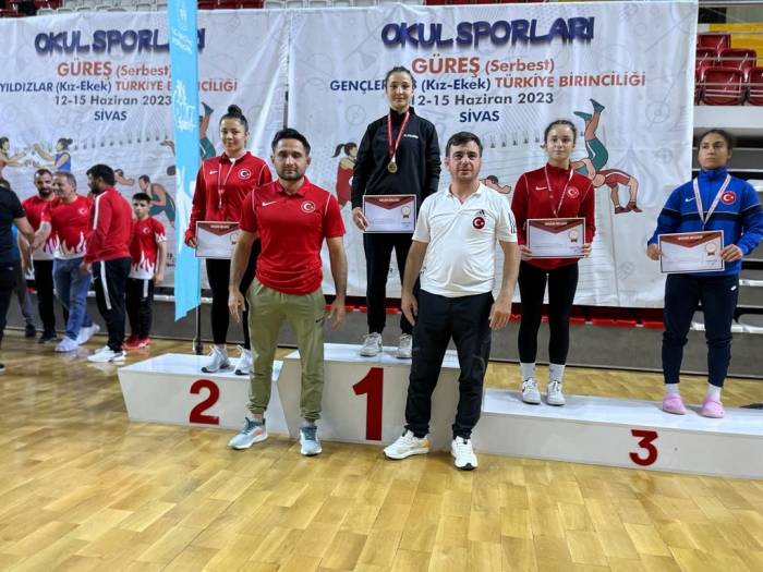 Bozüyüklü Başak Duman Türkiye İkincisi Oldu