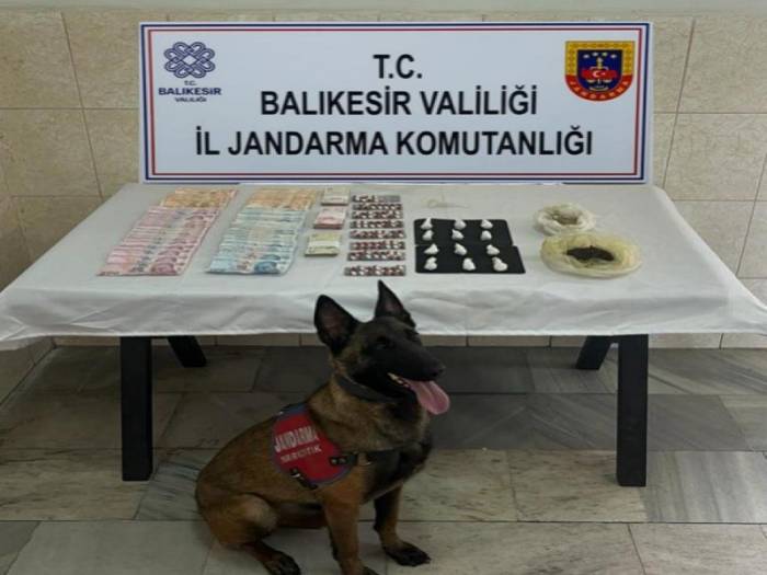 Jandarma Narkotik Köpeği Çömlek’ten Kaçamadılar