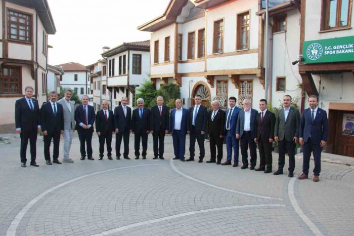 Cumhurbaşkanı Başdanışmanı Prof. Dr. Sadettin Hülagü’den Osmaneli’ni Ziyaret Etti