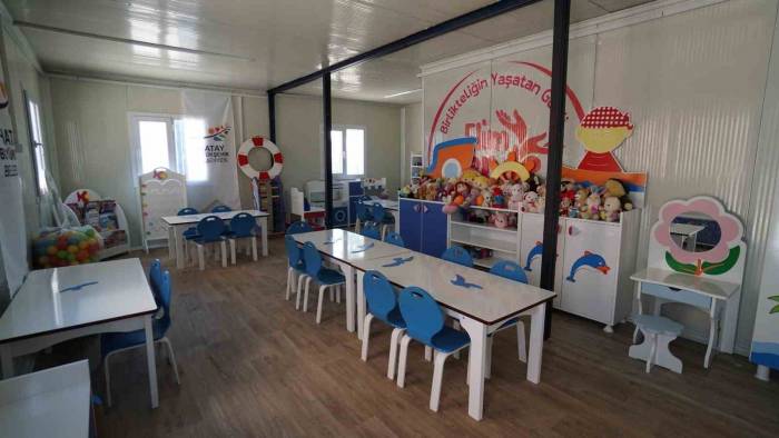 Depremzede Çocuklara Yeni Oyun Alanı