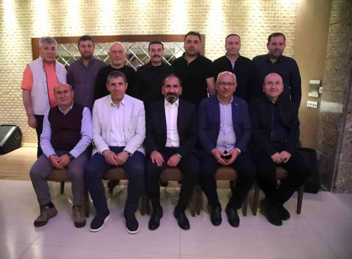 Sivasspor’da Mecnun Otyakmaz, Yönetim Kuruluna Teşekkür Etti