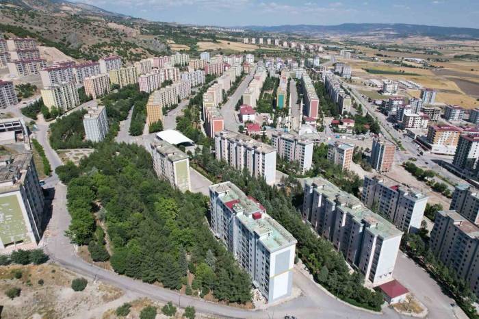 Depremde 150 Blok Ağır Hasar Aldı, Yeni Konutları Aynı Yere İstiyorlar