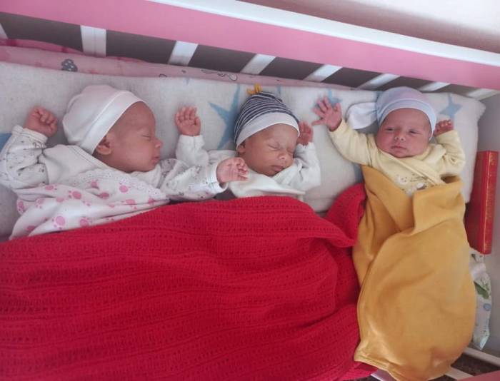 Üçüz Bebeklere Başkan Şahiner Sahip Çıktı