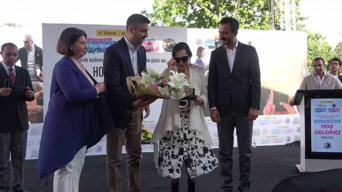 Kartal’da Kadın Emeği Festivali, Türkan Şoray’ın Katılımıyla Başladı