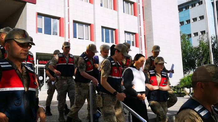 Eşi İnkâr, Arkadaşı İtiraf Etti, Cinayetin Sırrı Çözüldü