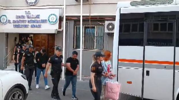 İzmir’deki Kapora Dolandırıcılığı Operasyonunda 5 Tutuklama