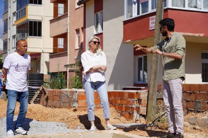 Kaldırım Çalışmalarını Yerinde İnceledi