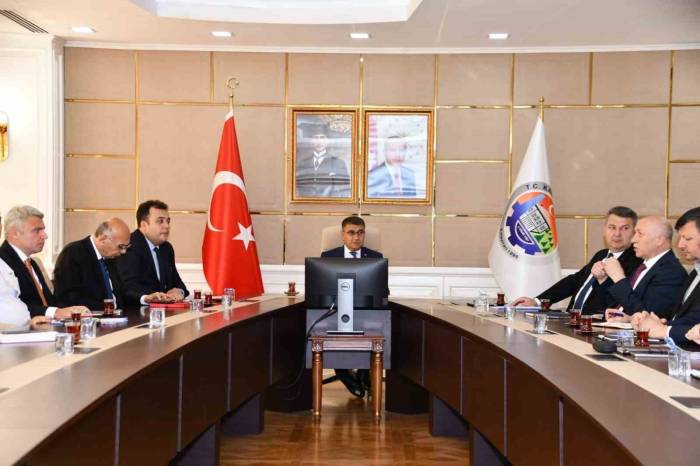 İl Göç Kurulu Vali Fuat Gürel Başkanlığında Toplandı