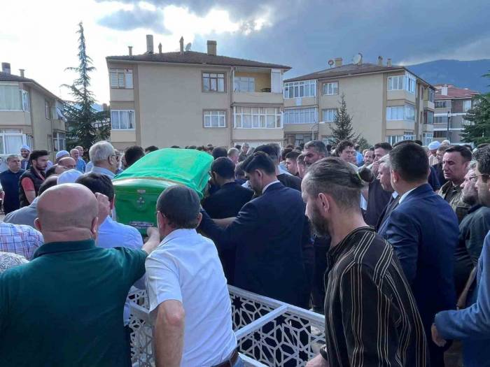 Öğrencilerinin Öğretmenler Günü’nde Sürpriz Yaptığı Öğretmenden Acı Haber