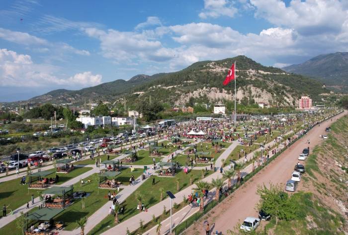 Osmaniye Belediyesi’nden Karne Şenliği