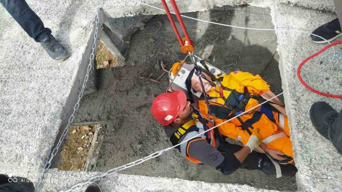 Kars’ta Gönüllülerden Dağcılık Ve Arama Kurtarma Eğitimi
