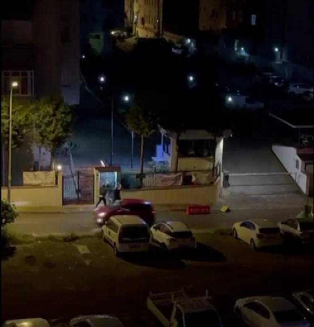Kartal’da Genç Kadın İle Adamın Kavgası Mahalleyi Birbirine Kattı