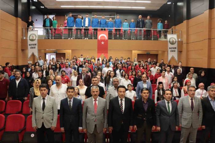 Kayseri’nin Yıldızları Ödüllendirildi