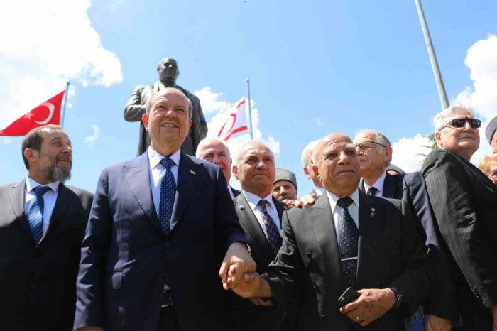 Bolulu Kıbrıs Gazisi Yamaner, Kktc’nin Kurucu Cumhurbaşkanı Denktaş’ın Heykelini Dikti