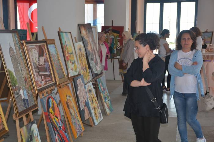 Sinop’ta “tuvalde Hayat Bulan Renkler” Sergisi