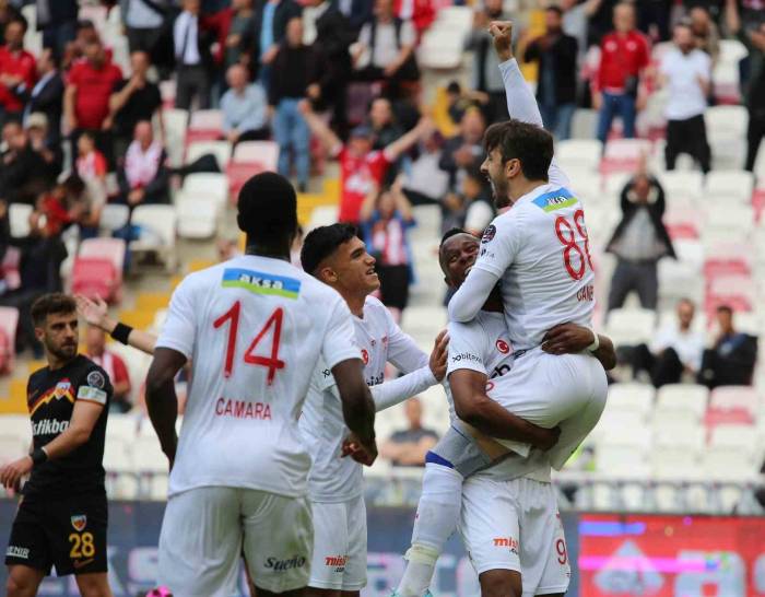 Sivasspor Evinde Daha Başarılı